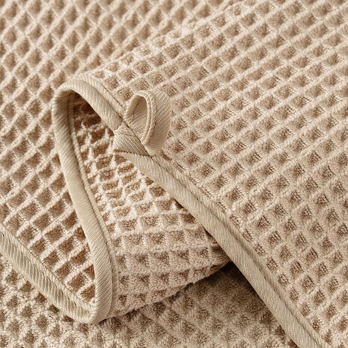 Microfiber Waffle Face Towels, 2 Pieces, Fast Drying, Lint Free - Image 3